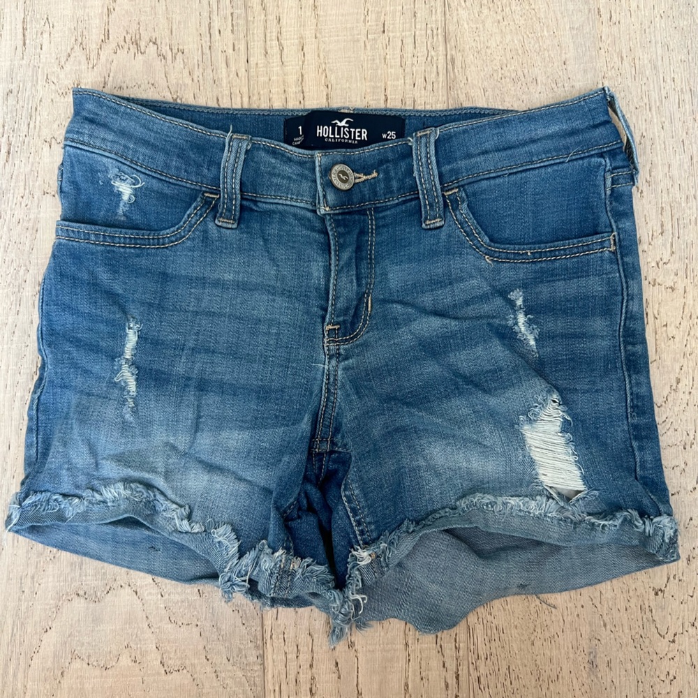Hollister Low-Rise Jean Shorts Size 1